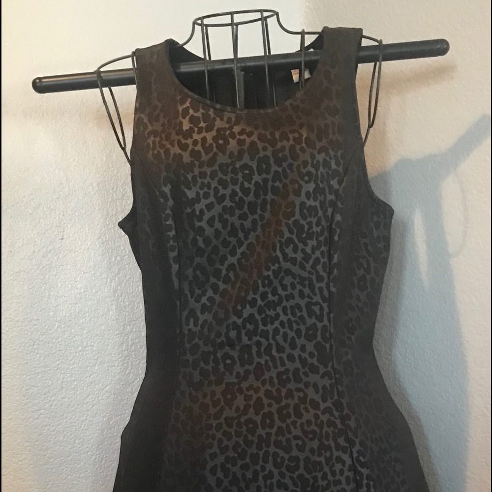 Cute zip up back panther print a line cut dress